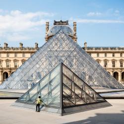 Louvre Museum, Paris Accommodation Dallas