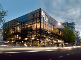LyLo Auckland Hotel Accommodation Dallas