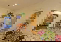 Americas Best Value Inn  Suites Bush Intl Airport