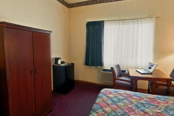 Americas Best Value Inn & Suites Waukegan Gurnee - thumb 5