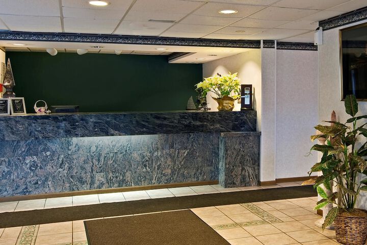 Americas Best Value Inn & Suites Waukegan Gurnee - thumb 2