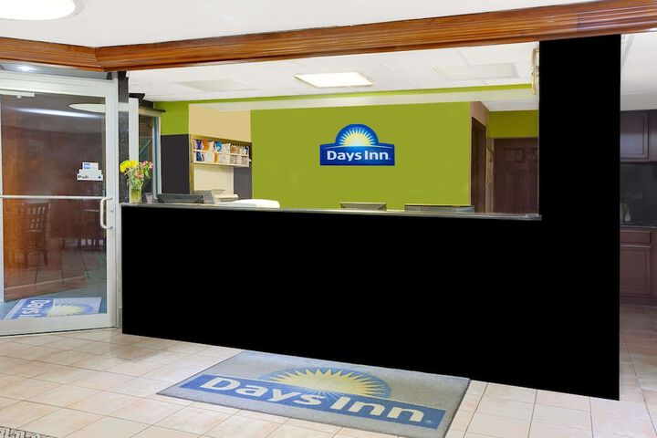 Days Inn By Wyndham Elk Grove Village O'hare Airport West - thumb 2