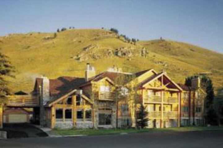 Rusty Parrot Lodge And Spa - thumb 0