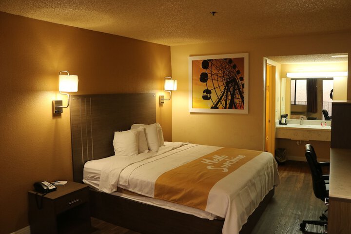 Days Inn By Wyndham Fresno South - thumb 5