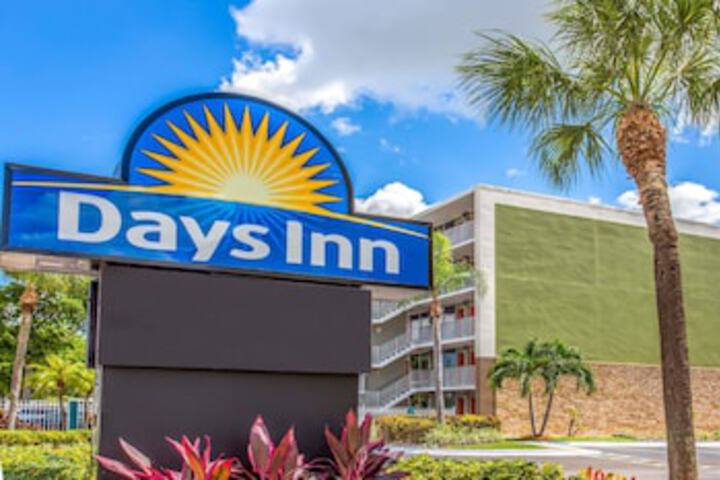 Days Inn By Wyndham Fort Lauderdale Airport Cruise Port - thumb 0