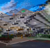 La Quinta Inn  Suites by Wyndham Bonita Springs Naples N. - Accommodation Dallas