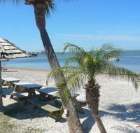 Four Bedroom Family Accommodation Private Beach - Accommodation Dallas