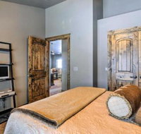 Group Ski Getaway Near the Base of Chairlift 8! - Accommodation Dallas