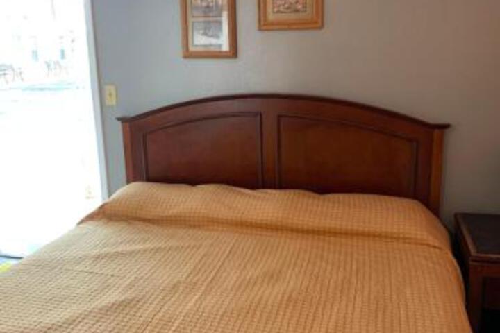 HOMETOWN INN - thumb 4