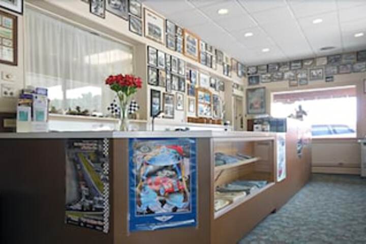 Glen Motor Inn - thumb 2