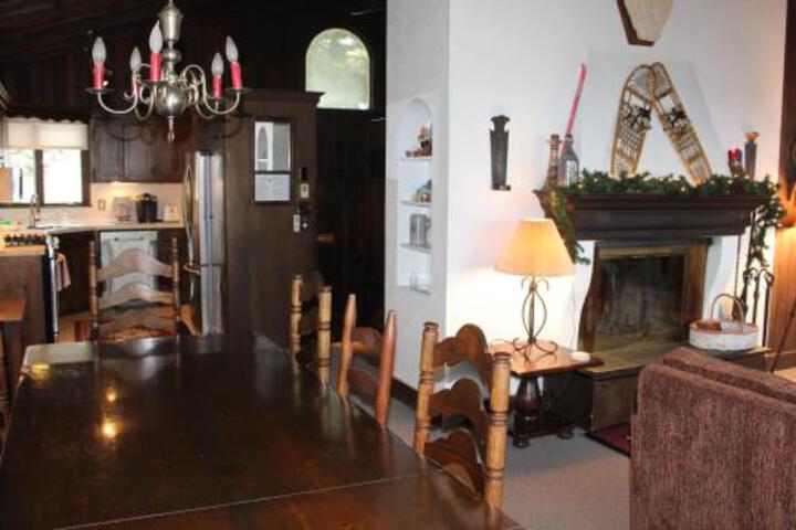 4 Bed 2 Bath Vacation Home In Franconia - thumb 2