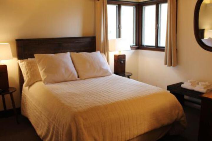 4 Bed 2 Bath Vacation Home In Franconia - thumb 0