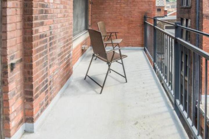 Colorful Cultural District 2BR Apt W / Parking - thumb 4