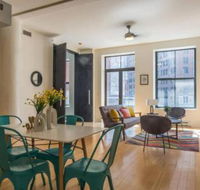 Colorful Cultural District 2BR Apt w / Parking - Accommodation Dallas