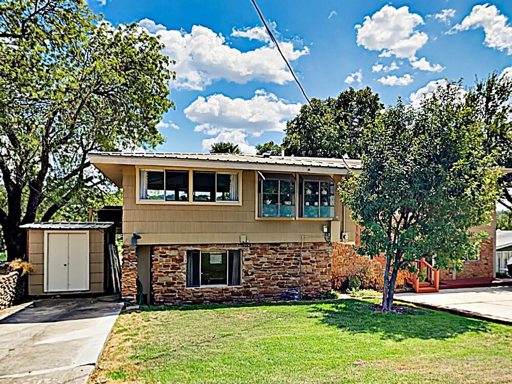 New Listing! Mid Century Modern Lake House W / Pool 2 Bedroom Home - thumb 0