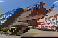 Howard Johnson Hotel by Wyndham South Portland