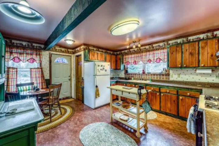 The Bear Lodge - thumb 5