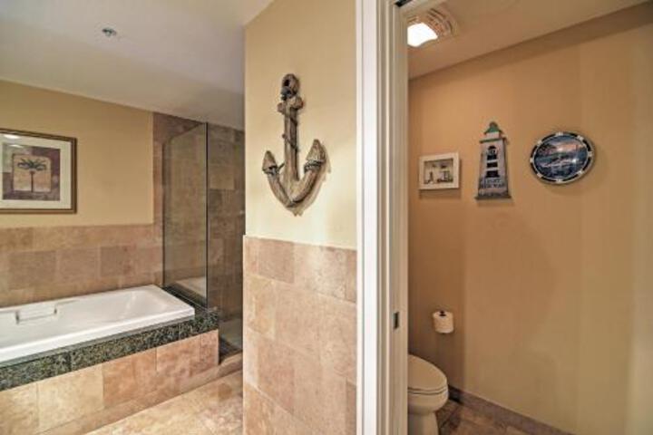 Beachside Biloxi Club Condo Balcony W / Ocean View! - thumb 4