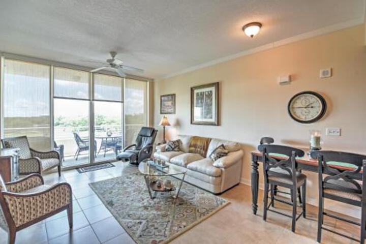 Beachside Biloxi Club Condo Balcony W / Ocean View! - thumb 6