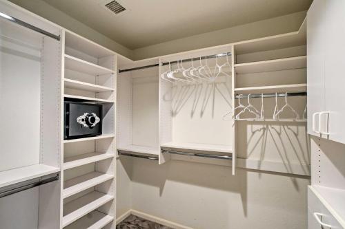 Updated 3BR Sun Lakes Home On Ironwood Golf Course - thumb 1