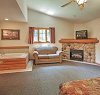 2BR North Utica Townhouse w / 2 Fireplaces - Accommodation Dallas