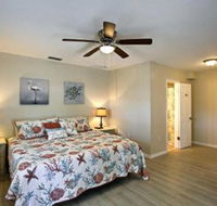 St. Petersburg Apt w / Shared Pool 5 Miles to Beach - Accommodation Dallas