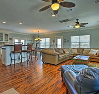 NEW Sandcastle Surfside Beach Home Walk to Sea - Accommodation Dallas