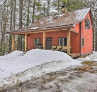 Serene Shelburne Studio Cabin w / Spring Fed Pool - Accommodation Dallas