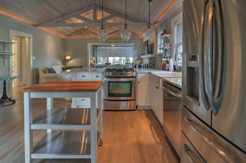 Cozy St. Petersburg Home W / Patio 4 Blocks From Bay - thumb 4