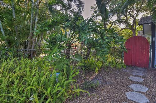 Cozy St. Petersburg Home W / Patio 4 Blocks From Bay - thumb 1