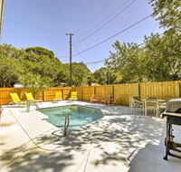 Cozy St. Petersburg Apartment 5 Miles to Beach - Accommodation Dallas