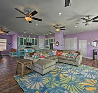 Custom Built Surfside Beach Home Walk to Beach - Accommodation Dallas