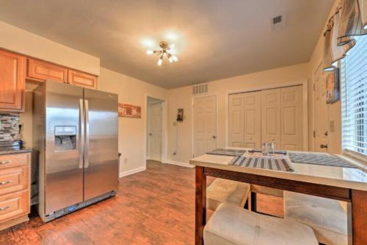 Durham Townhome W / Deck 15 Min To Downtown DPAC! - thumb 2