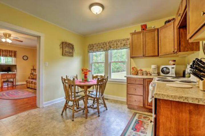 125 Acre Grandmas Farm House With Fire Pit! - thumb 2