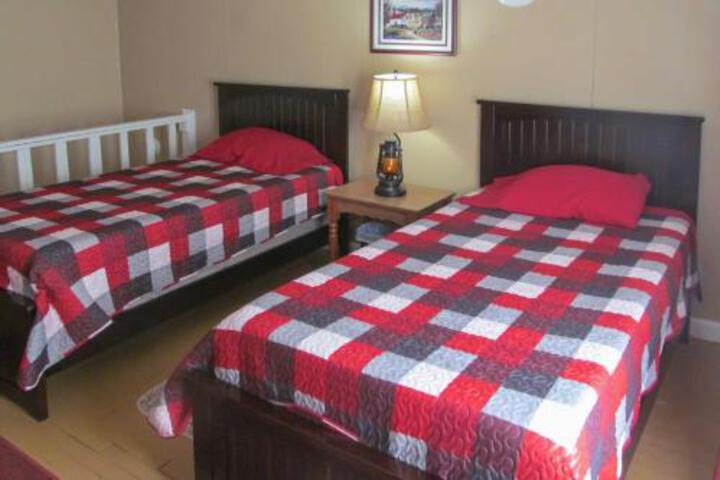 125 Acre Grandmas Farm House With Fire Pit! - thumb 5