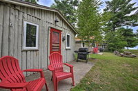 Charming Suttons Bay Cottage w / Shared Waterfront