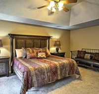 Springfield House w / Patio 30 Min. to Branson! - Accommodation Dallas