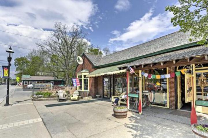 Bolton Landing Cottage W / Deck Walk To The Beach! - thumb 5