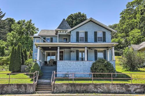 NEW! Seneca Lake Home W / Lake Views & Sun Deck! - thumb 0