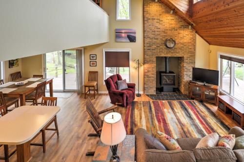 Wolcott / Port Bay Lakehouse Book For Vacation Fun! - thumb 3