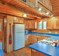 Remote Pentwater Cabin w / Wooded Views Near Town - Accommodation Dallas