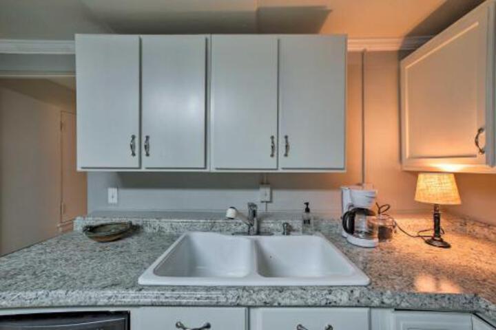 Fayetteville Condo 2 Blocks To Dickson Street! - thumb 6