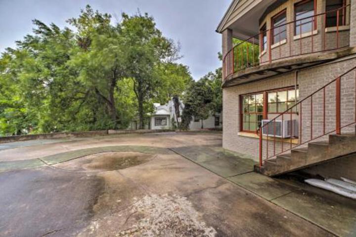 Fayetteville Condo 2 Blocks To Dickson Street! - thumb 2