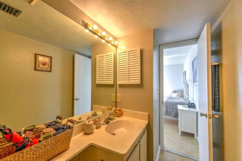 Cozy Marco Island Condo With Balcony & Pool Access! - thumb 3