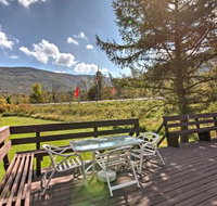 Hunter Hideaway with Yard  Deck 3 Mi to Ski Slopes - Accommodation Dallas