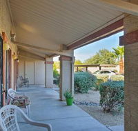 Cozy Apache Junction Condo w / Views  Shared Pool - Accommodation Dallas