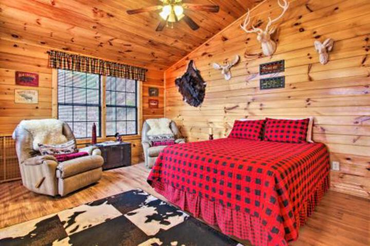 Bear Mountain Chalet W / Private Deck & Hot Tub! - thumb 3