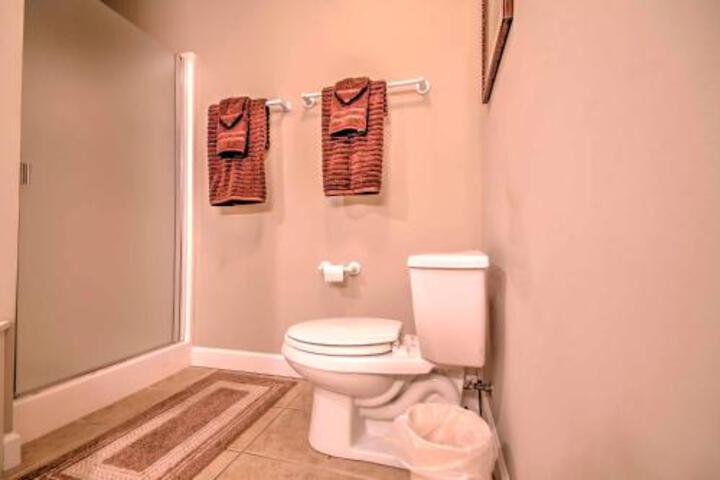 Lakefront Osage Beach Condo W / Porch & Pool Access! - thumb 2