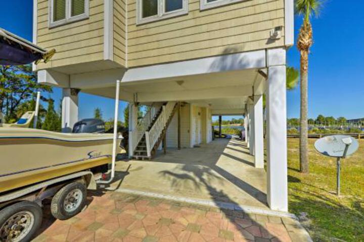 Riverfront Carrabelle Home W / Patio & Private Dock - thumb 3