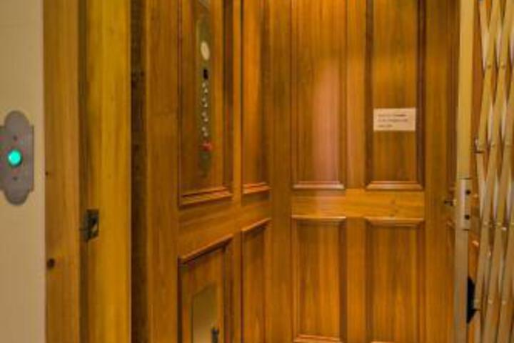 Riverfront Carrabelle Home W / Patio & Private Dock - thumb 1